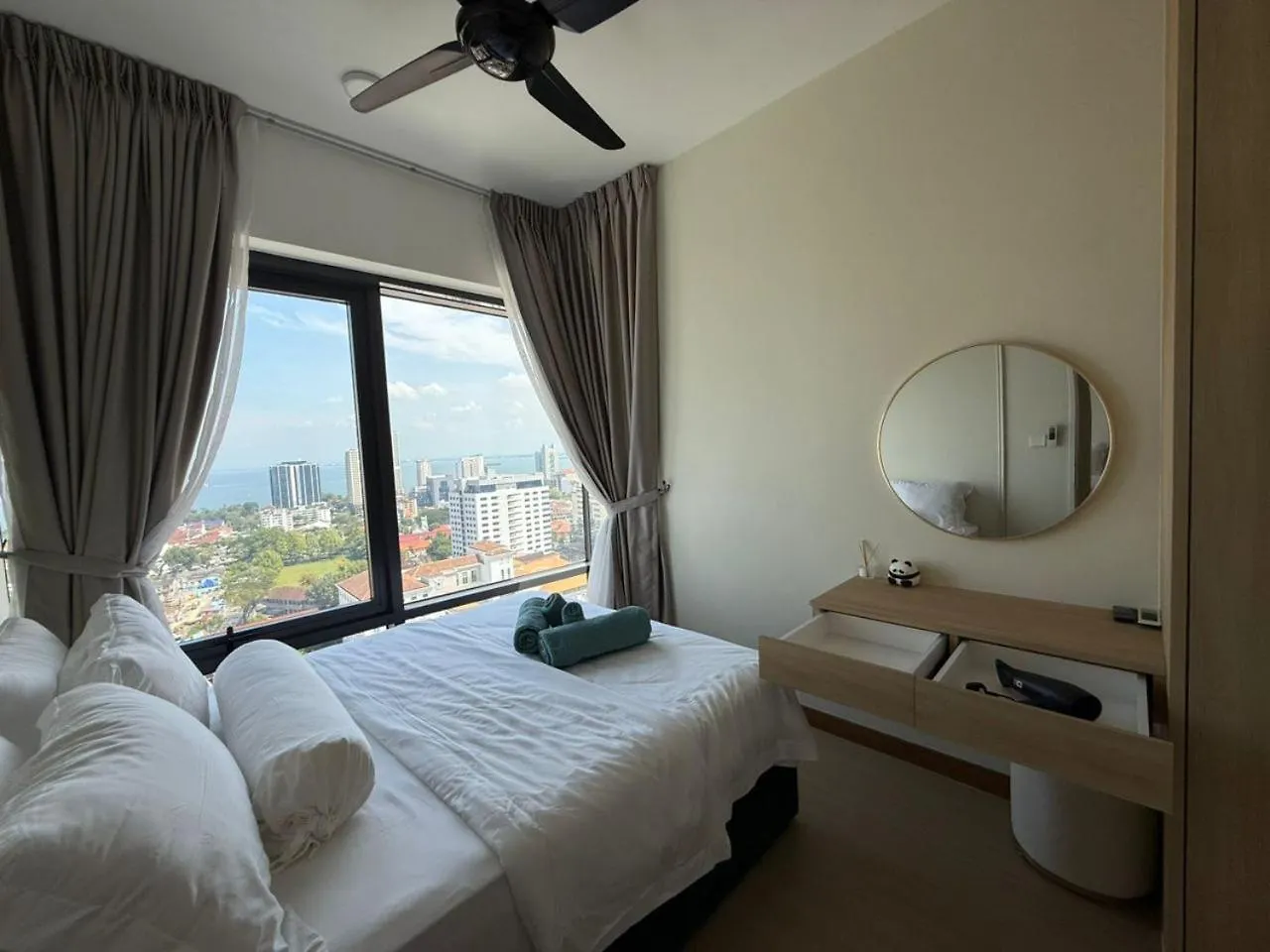 Macalister Suite - 2 Bedrooms George Town Apartment