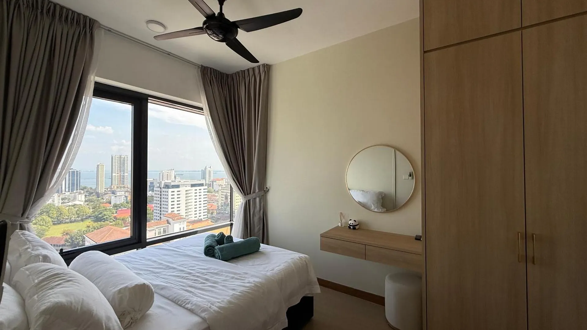 Macalister Suite - 2 Bedrooms George Town Apartment